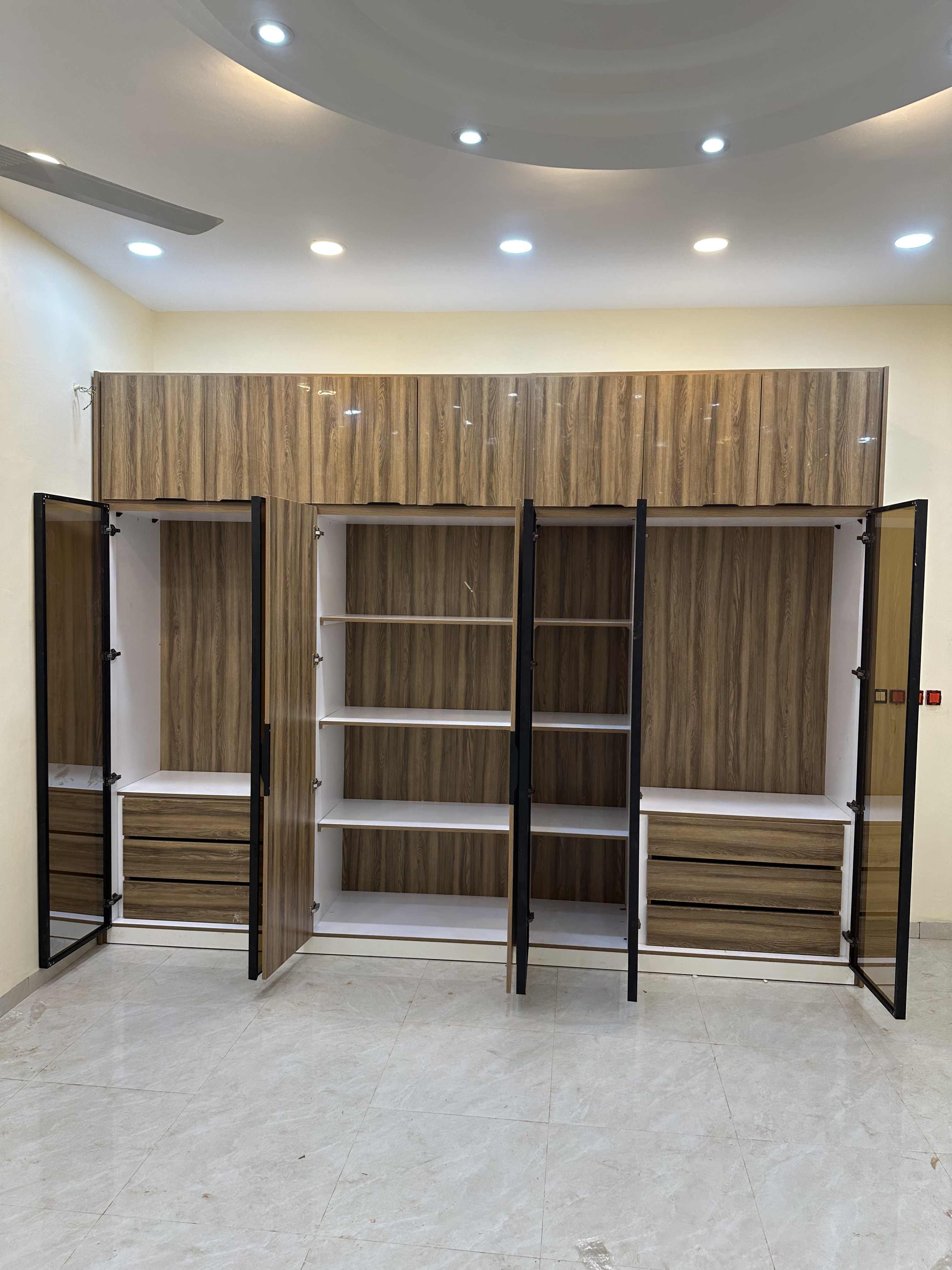 Armoire-penderie placage noyer